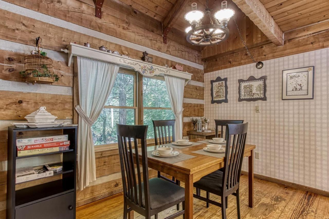 Valhalla - Private Rustic Getaway Cabin Sevierville Exteriör bild