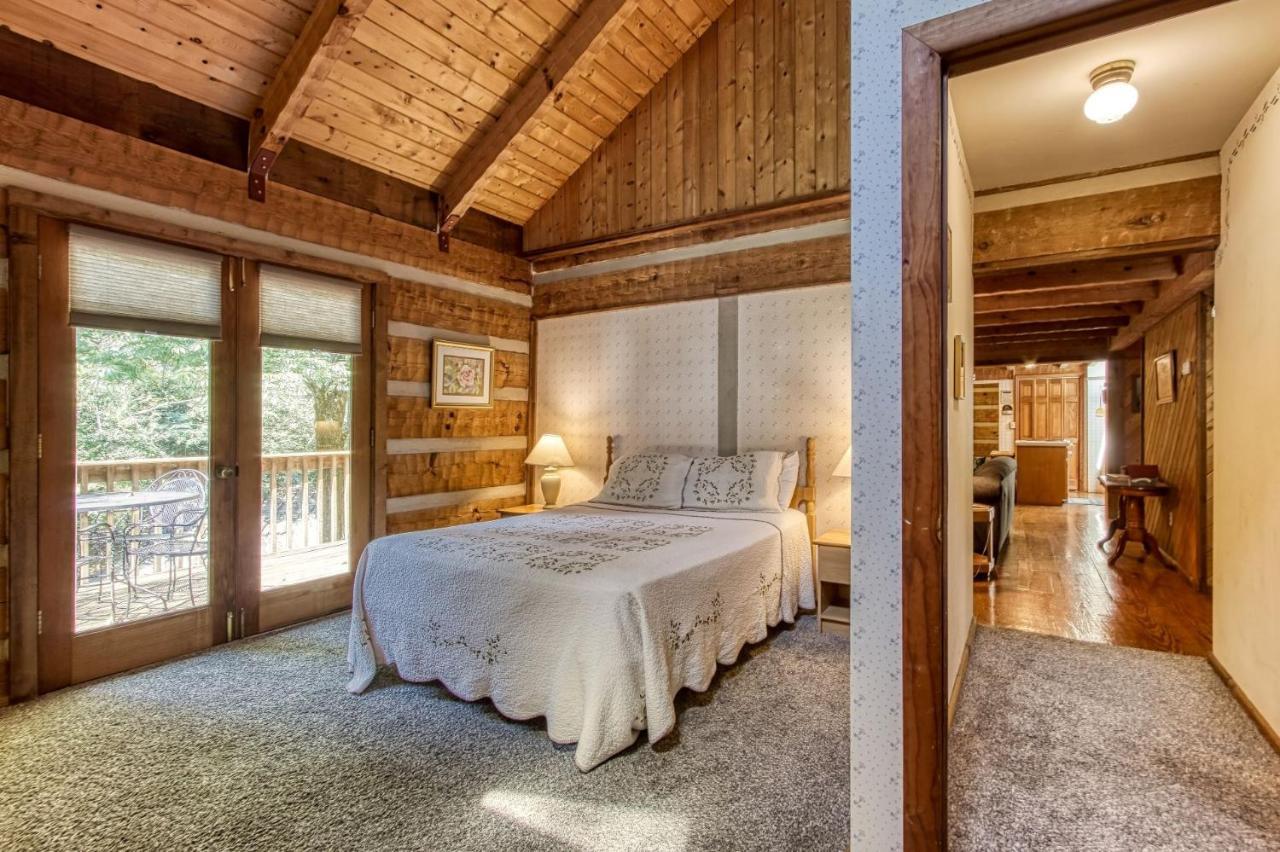 Valhalla - Private Rustic Getaway Cabin Sevierville Exteriör bild